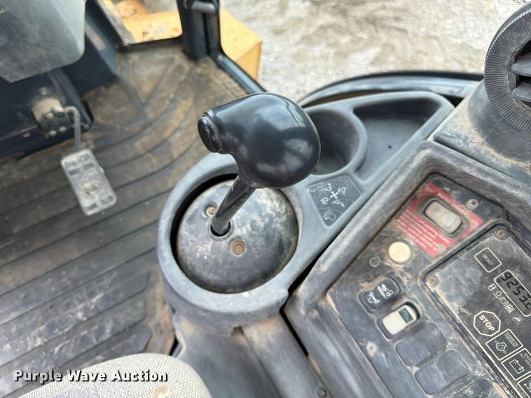 image for item FK3549 2002 John Deere 410G backhoe