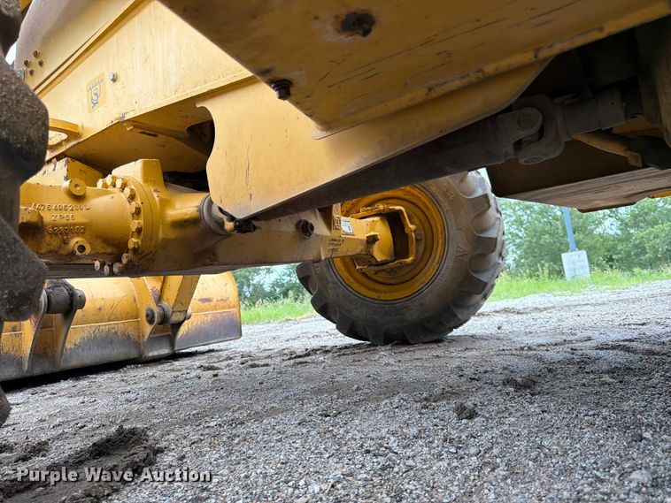 image for item FK3549 2002 John Deere 410G backhoe