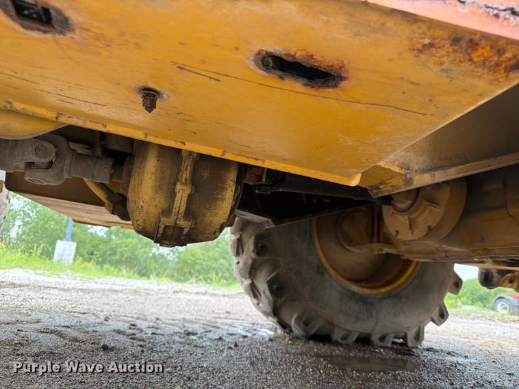 image for item FK3549 2002 John Deere 410G backhoe