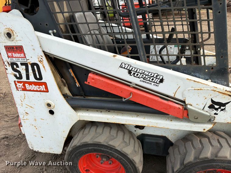 image for item FK3572 2014 Bobcat S70 skid steer loader