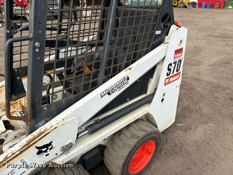 image for item FK3572 2014 Bobcat S70 skid steer loader