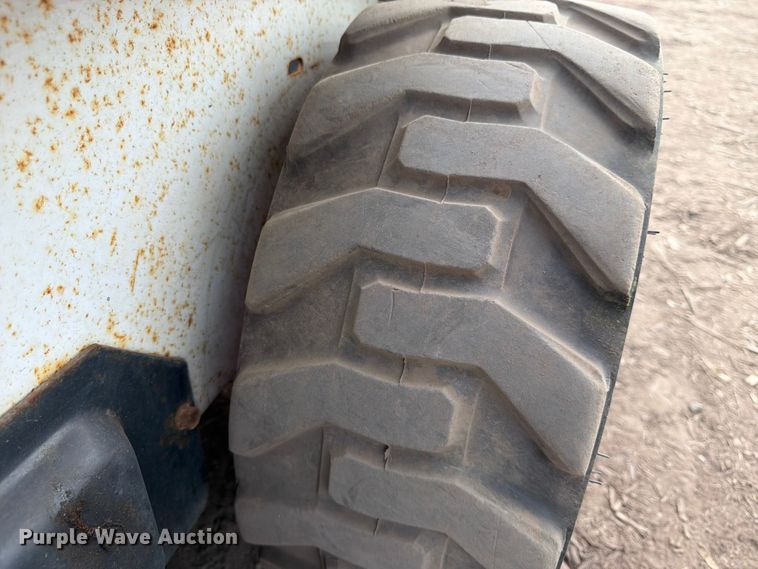 image for item FK3572 2014 Bobcat S70 skid steer loader