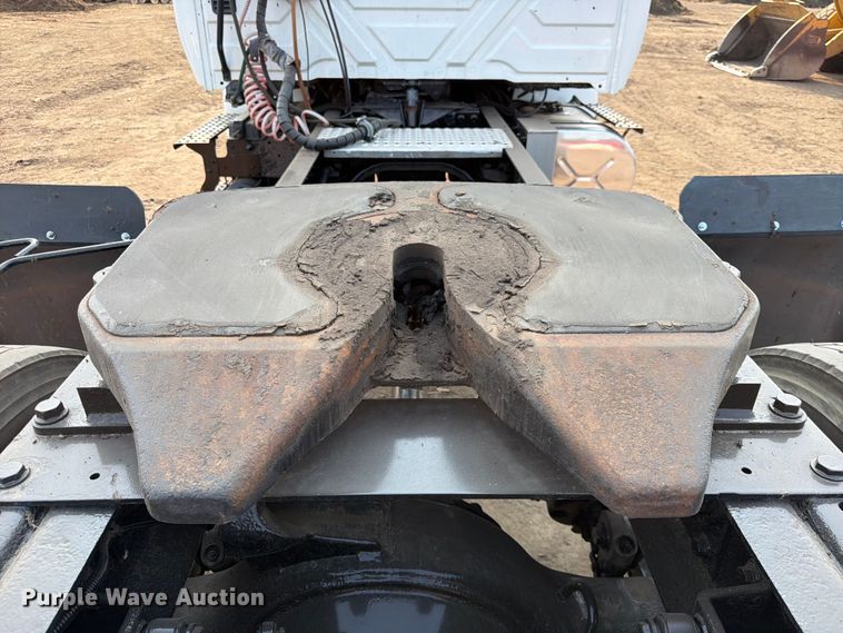 image for item FK3574 2013 International MA035 semi truck