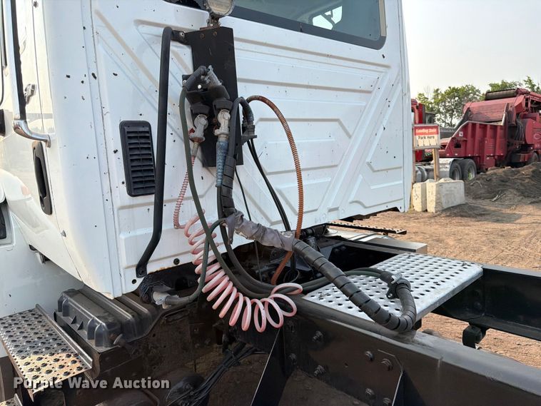 image for item FK3574 2013 International MA035 semi truck