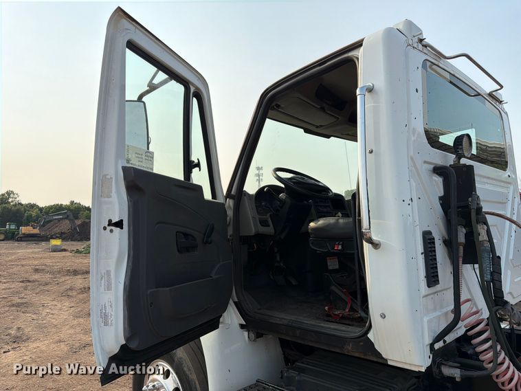 image for item FK3574 2013 International MA035 semi truck