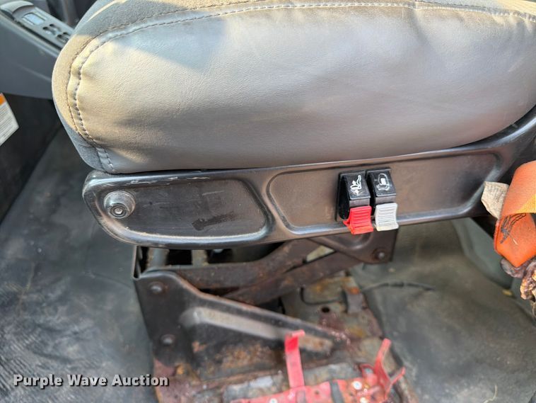 image for item FK3574 2013 International MA035 semi truck