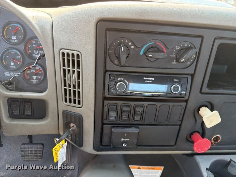 image for item FK3574 2013 International MA035 semi truck