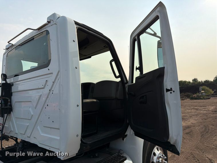 image for item FK3574 2013 International MA035 semi truck