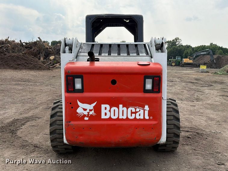 image for item FK3575 2005 Bobcat S220 skid steer loader