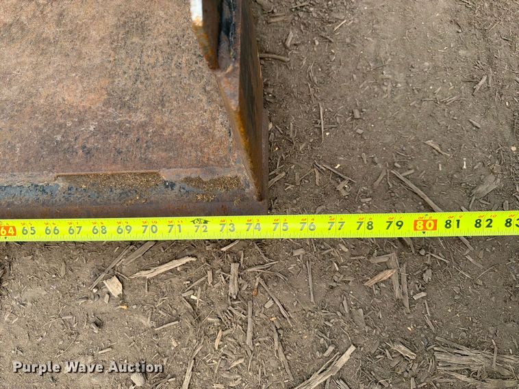 image for item FK3575 2005 Bobcat S220 skid steer loader