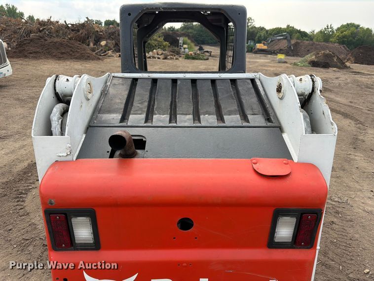 image for item FK3575 2005 Bobcat S220 skid steer loader