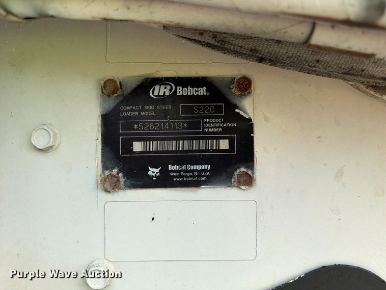 image for item FK3575 2005 Bobcat S220 skid steer loader