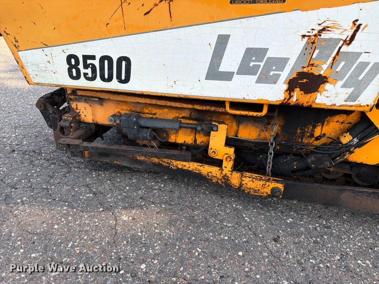 image for item FK3577 2006 LeeBoy L8500 T paver