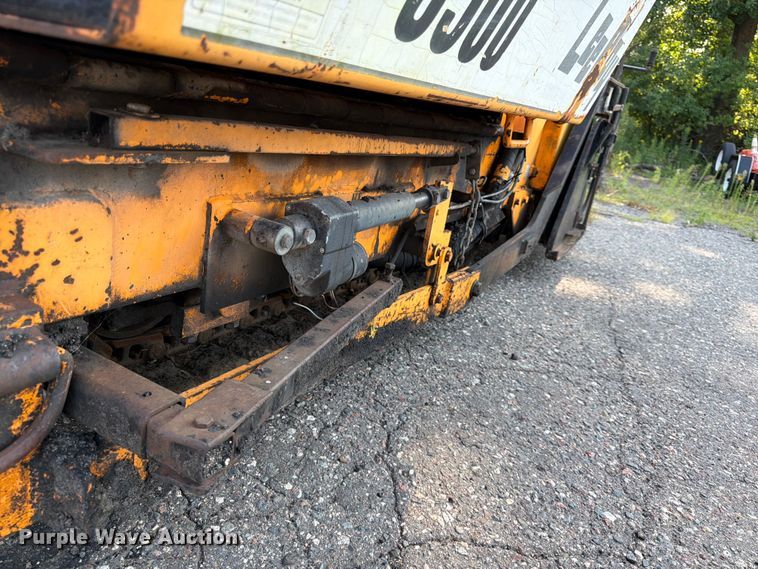 image for item FK3577 2006 LeeBoy L8500 T paver
