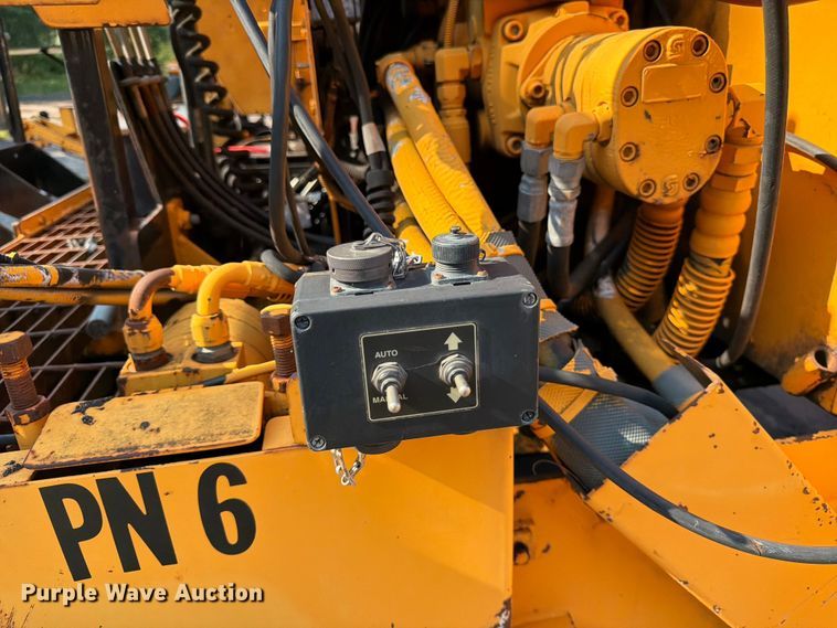 image for item FK3577 2006 LeeBoy L8500 T paver