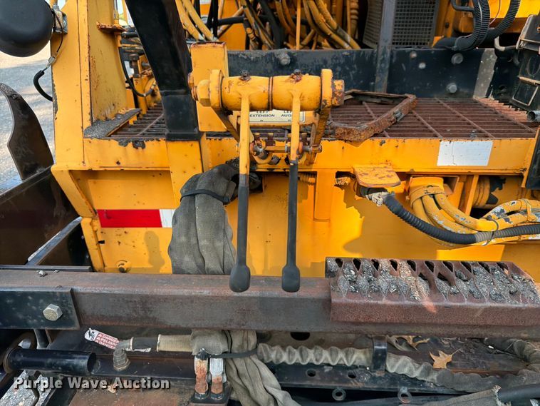 image for item FK3577 2006 LeeBoy L8500 T paver