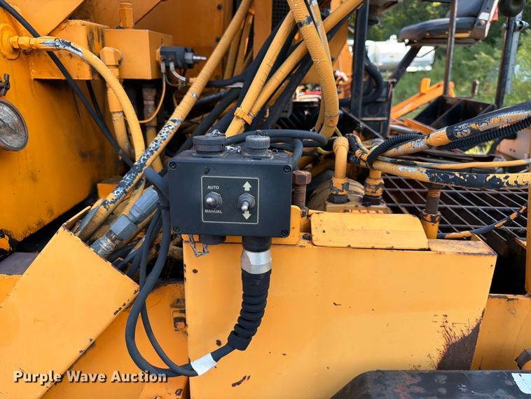 image for item FK3577 2006 LeeBoy L8500 T paver