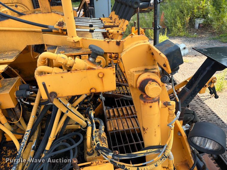 image for item FK3577 2006 LeeBoy L8500 T paver
