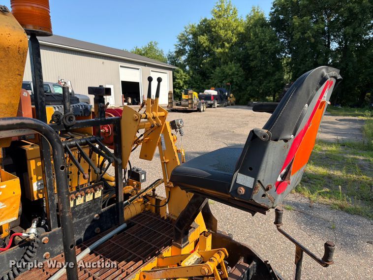 image for item FK3577 2006 LeeBoy L8500 T paver