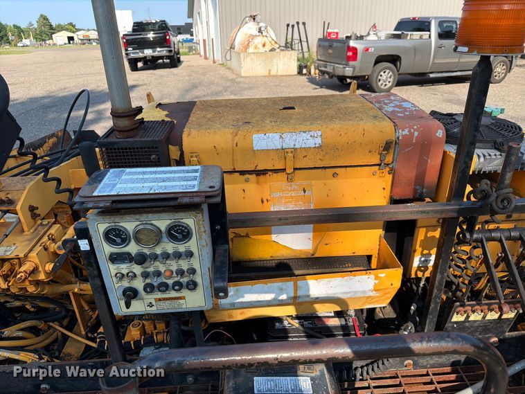 image for item FK3577 2006 LeeBoy L8500 T paver