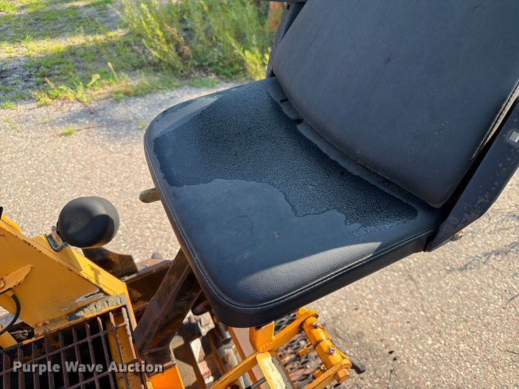 image for item FK3577 2006 LeeBoy L8500 T paver