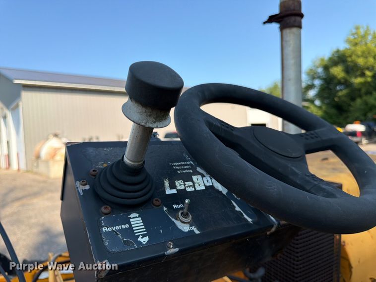 image for item FK3577 2006 LeeBoy L8500 T paver