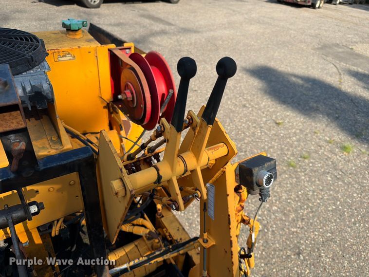 image for item FK3577 2006 LeeBoy L8500 T paver