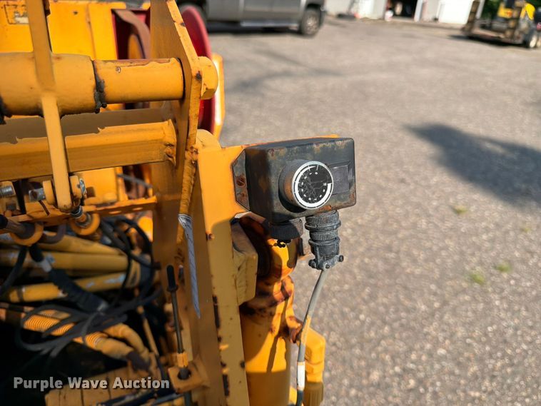 image for item FK3577 2006 LeeBoy L8500 T paver