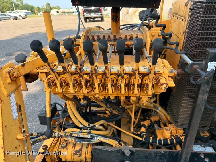 image for item FK3577 2006 LeeBoy L8500 T paver