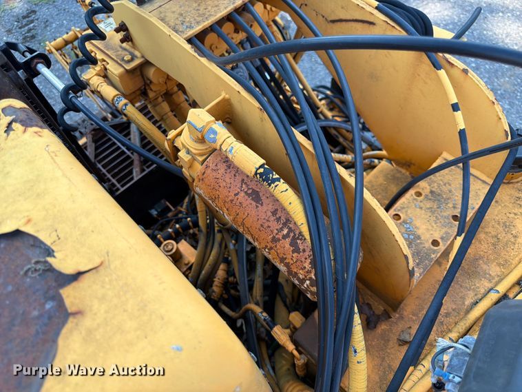 image for item FK3577 2006 LeeBoy L8500 T paver
