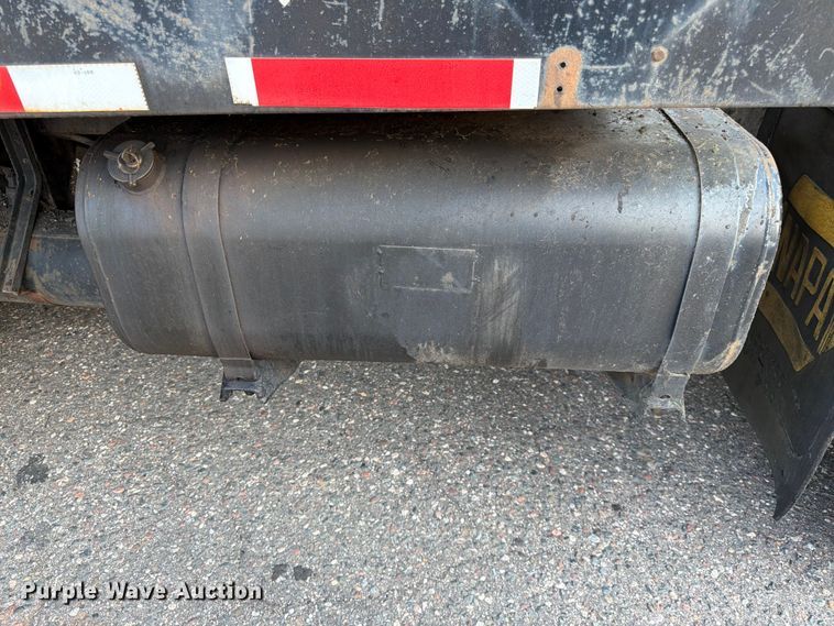 image for item FK3578 1979 International CO-1710B oil distributor truck