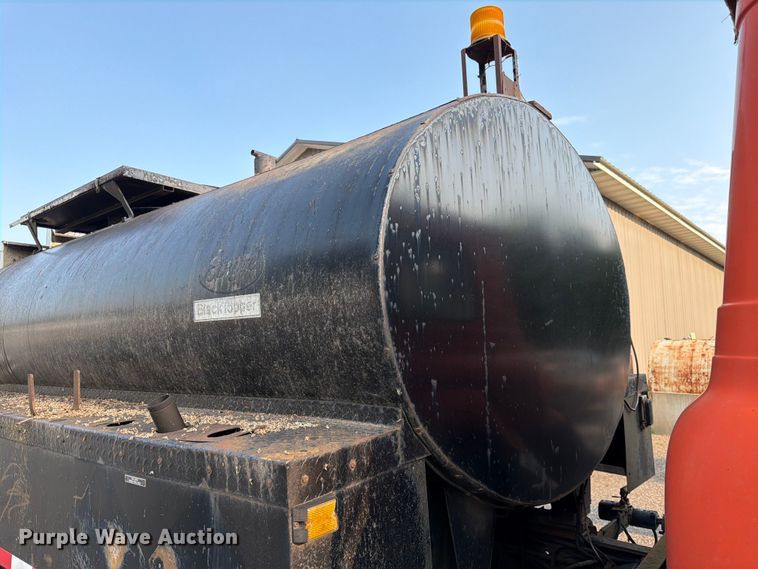 image for item FK3578 1979 International CO-1710B oil distributor truck