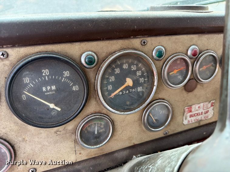 image for item FK3578 1979 International CO-1710B oil distributor truck