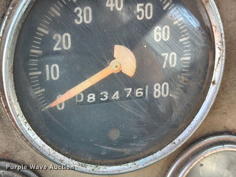 image for item FK3578 1979 International CO-1710B oil distributor truck