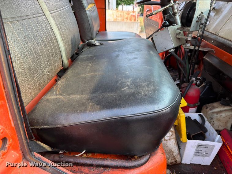 image for item FK3578 1979 International CO-1710B oil distributor truck