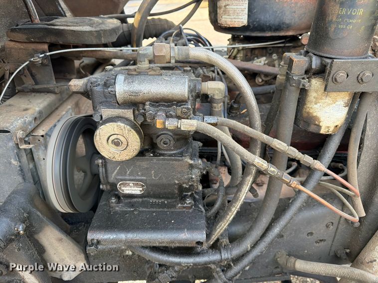 image for item FK3578 1979 International CO-1710B oil distributor truck