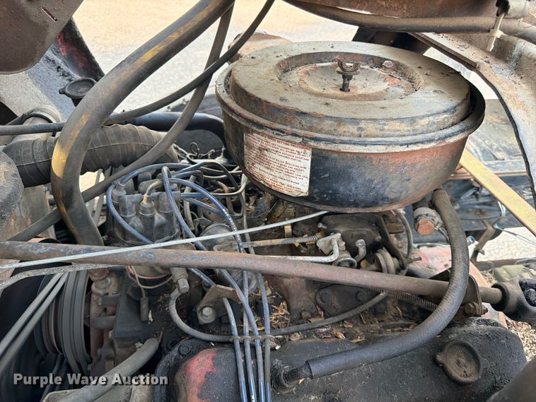 image for item FK3578 1979 International CO-1710B oil distributor truck