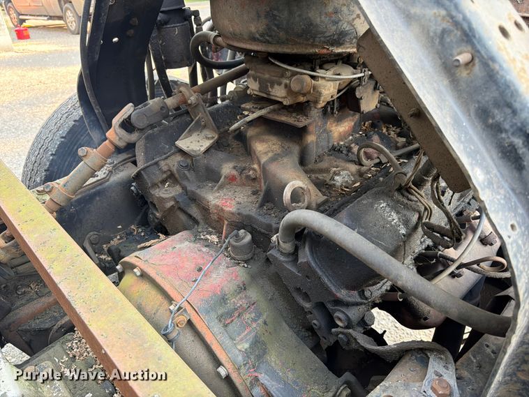 image for item FK3578 1979 International CO-1710B oil distributor truck