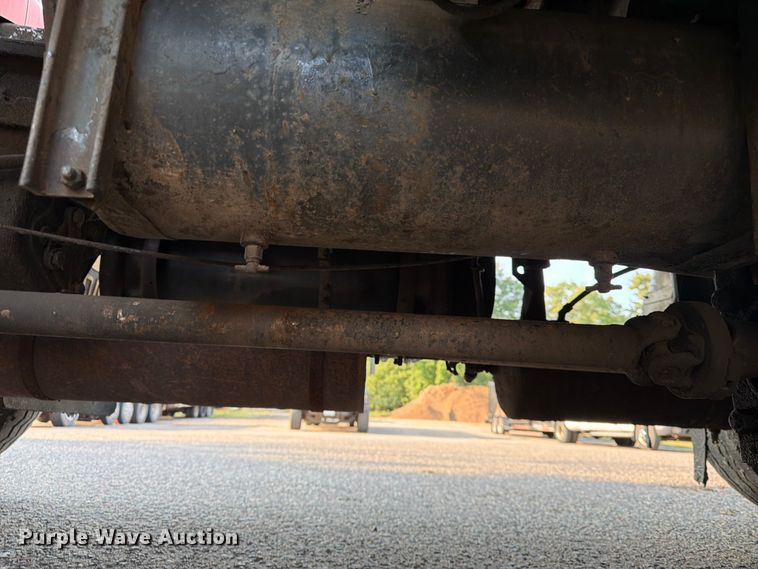 image for item FK3578 1979 International CO-1710B oil distributor truck
