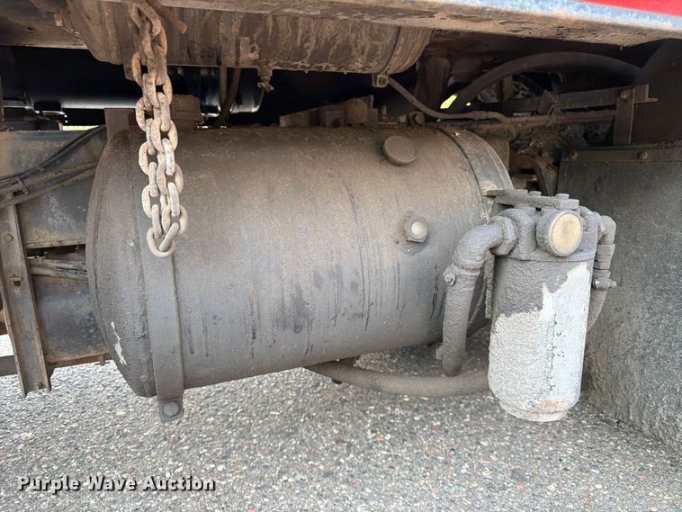 image for item FK3578 1979 International CO-1710B oil distributor truck
