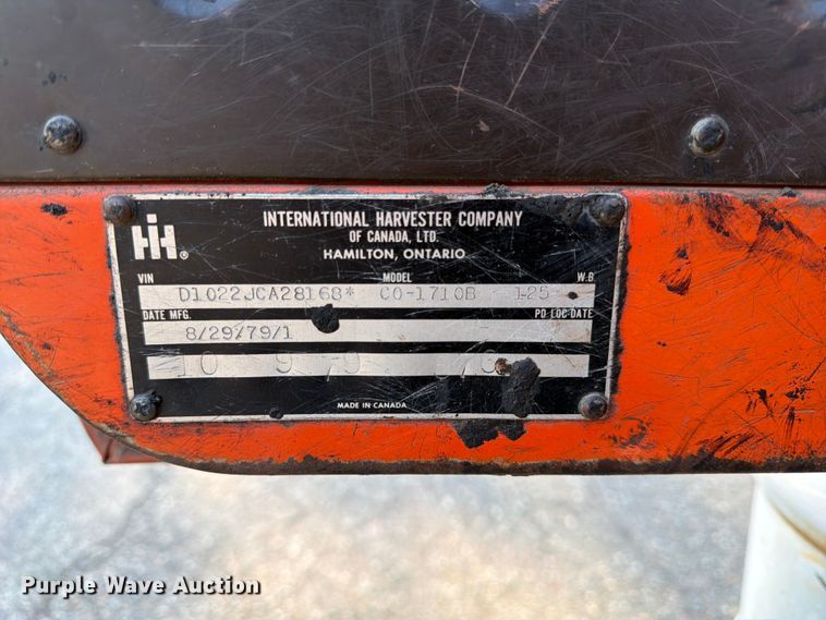 image for item FK3578 1979 International CO-1710B oil distributor truck