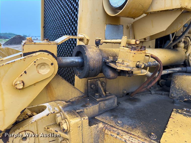 image for item FK3582 1976 Caterpillar 627B conventional scraper 