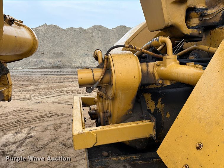 image for item FK3582 1976 Caterpillar 627B conventional scraper 