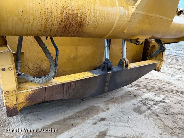 image for item FK3582 1976 Caterpillar 627B conventional scraper 