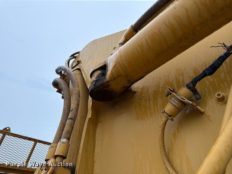 image for item FK3582 1976 Caterpillar 627B conventional scraper 