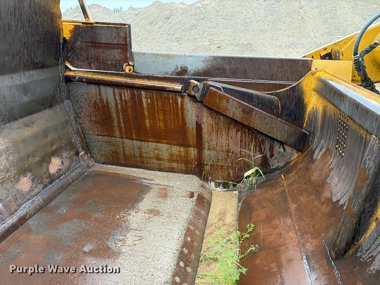 image for item FK3582 1976 Caterpillar 627B conventional scraper 