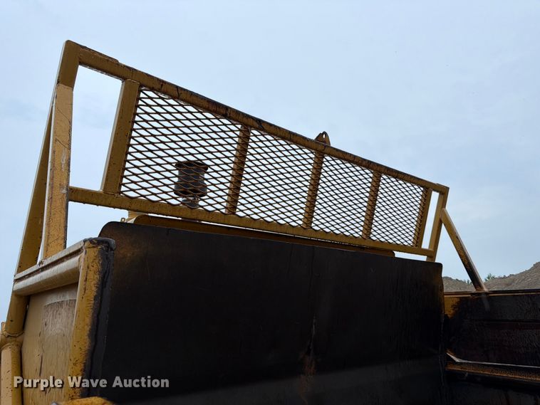 image for item FK3582 1976 Caterpillar 627B conventional scraper 
