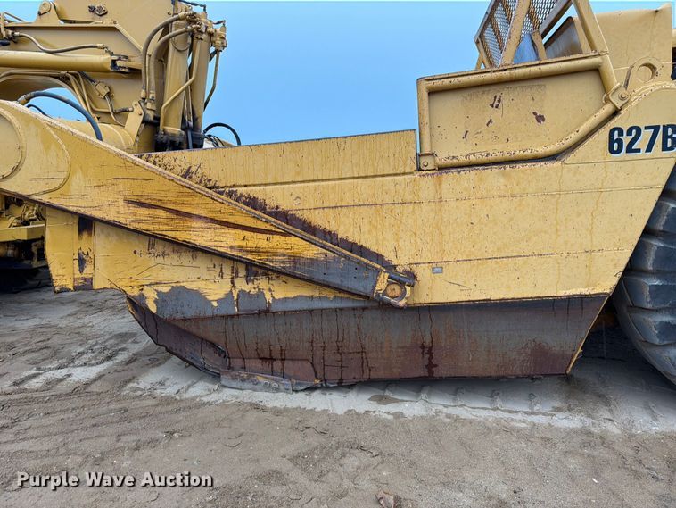image for item FK3582 1976 Caterpillar 627B conventional scraper 