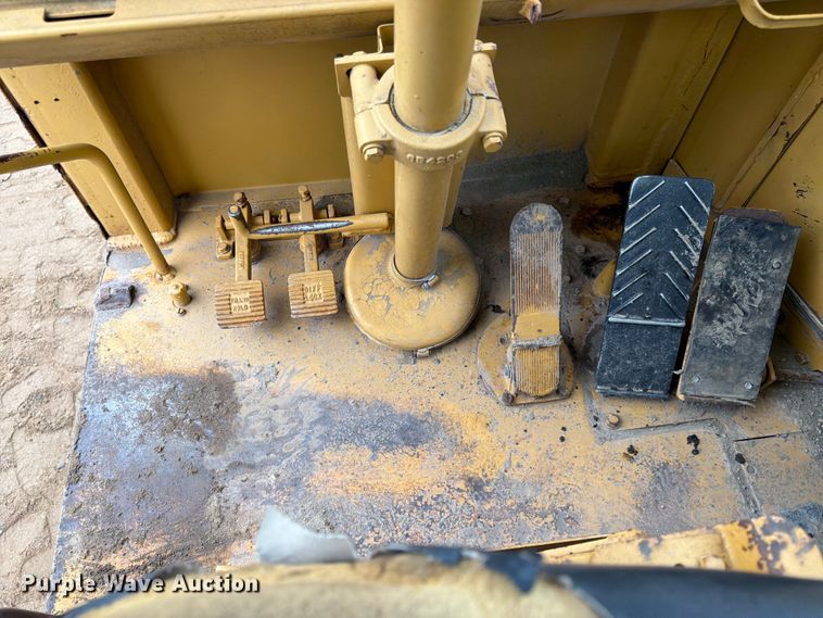 image for item FK3582 1976 Caterpillar 627B conventional scraper 