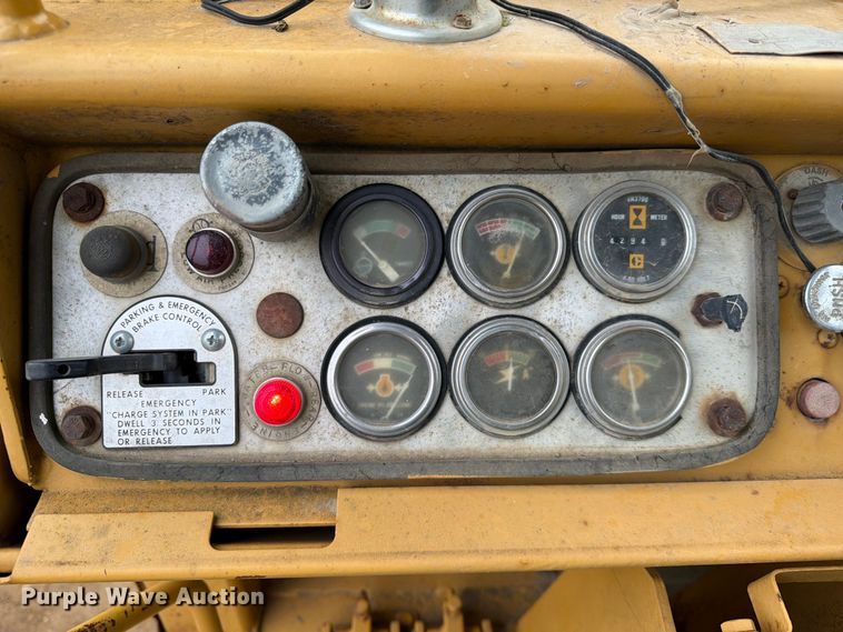 image for item FK3582 1976 Caterpillar 627B conventional scraper 